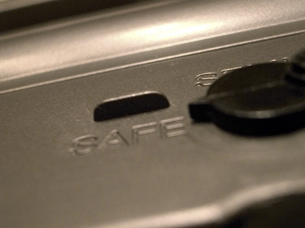 M16A2_Safety_Closeup
